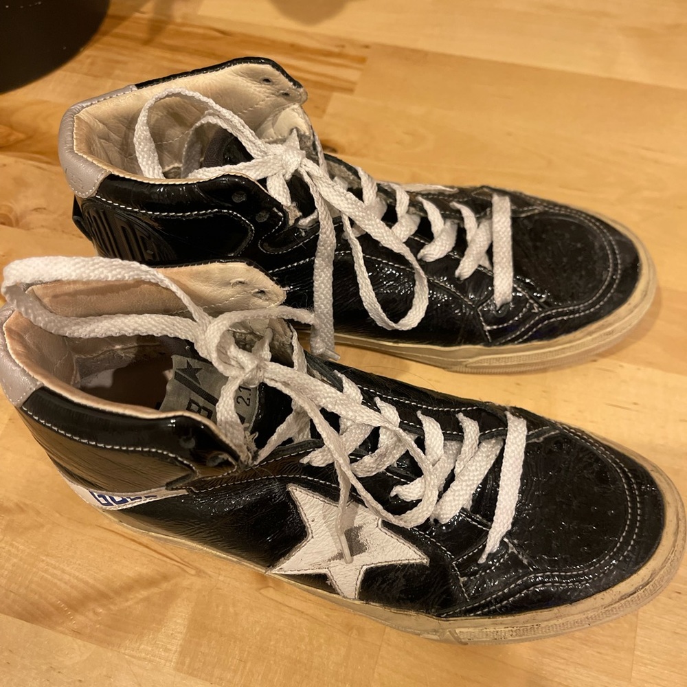 Golden Goose Sky Star Sneaker. Shoes have signs of wear, see pics/request more.